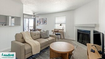 1071 Clayton Ln, Unit M0412 in Austin, TX - Building Photo
