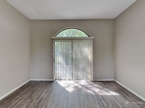 10239 Athens Fld Dr in San Antonio, TX - Building Photo - Building Photo