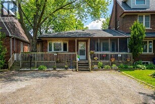 41 Lake Ave in Hamilton, ON - Building Photo