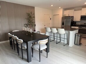 4011 86th St E in Palmetto, FL - Foto de edificio - Building Photo