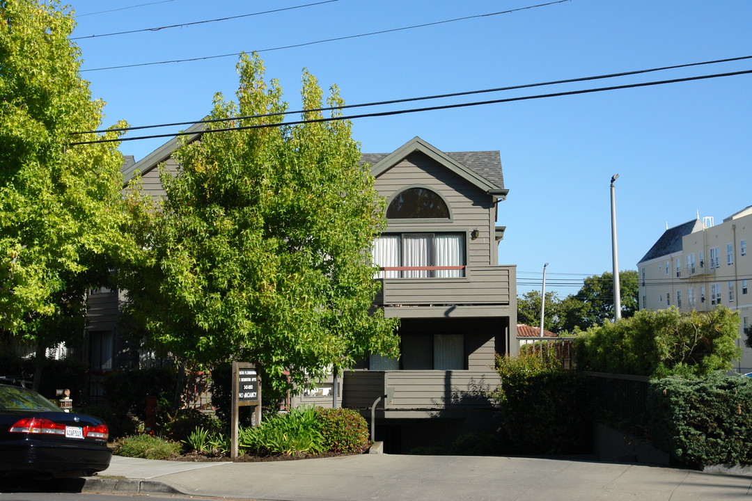 1508 Floribunda Ave in Burlingame, CA - Foto de edificio