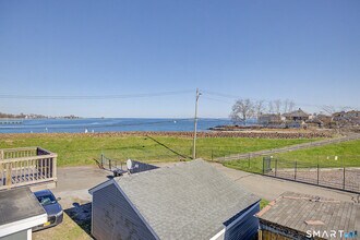 85 Iroquois Rd in Stamford, CT - Building Photo - Building Photo