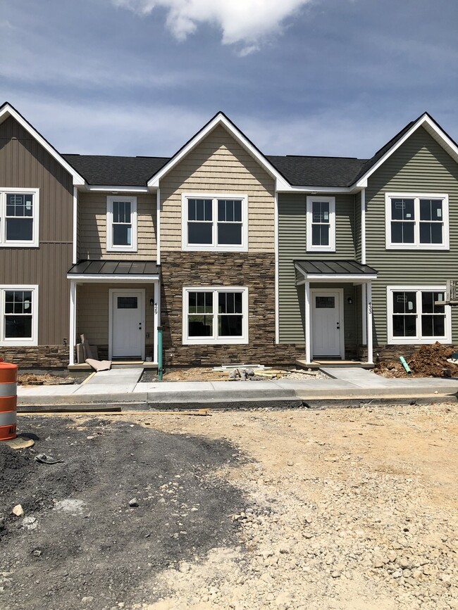 property at 441 Leslie Ct