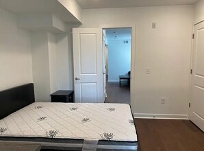 112 S 43rd St, Unit 1 in Philadelphia, PA - Foto de edificio - Building Photo