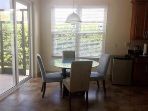 10040 Crystalline Ct in Orlando, FL - Building Photo - Building Photo