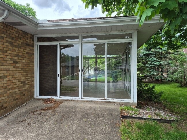 1220 Corporation St in Beaver, PA - Building Photo - Building Photo