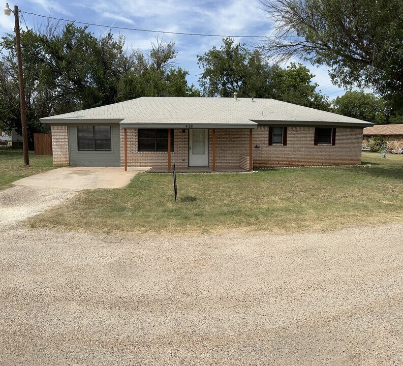 418 4th St in Tuscola, TX - Foto de edificio