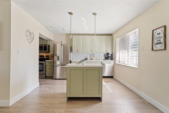 20 NE 17th Ave in Pompano Beach, FL - Foto de edificio - Building Photo