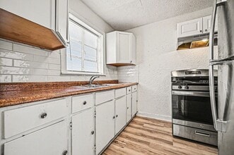 4216 Cleveland Ave in Kansas City, KS - Building Photo - Building Photo