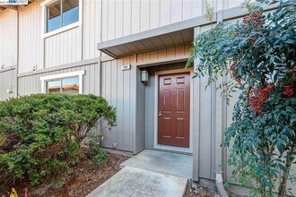 726 St Michael Cir in Pleasanton, CA - Building Photo - Building Photo