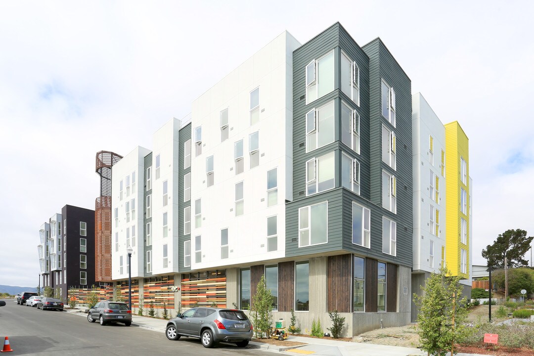 Pacific Pointe at the Shipyard in San Francisco, CA - Building Photo