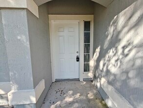 1250 Bedrock Dr in Orange Park, FL - Foto de edificio - Building Photo