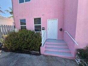 626 Josephine Parker Rd, Unit 1 in Key West, FL - Foto de edificio - Building Photo