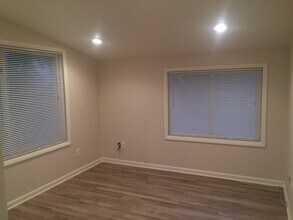 446 1/2 S 7th St, Unit 446 S 7th St in Forest City, IA - Building Photo - Building Photo