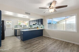 8533 W Golden Ln in Peoria, AZ - Building Photo - Building Photo