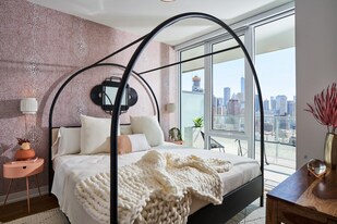 363 W Hill St in Chicago, IL - Building Photo