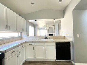 5044 Monte Del Sol Ln in North Las Vegas, NV - Building Photo - Building Photo