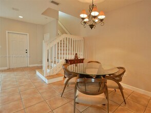7321 NW 174th Terrace in Hialeah, FL - Building Photo - Building Photo