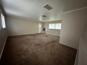 1115 Ebeling Dr in South Bend, IN - Building Photo - Building Photo