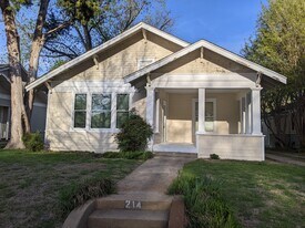 214 N Clinton Ave in Dallas, TX - Building Photo