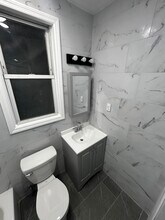 100 Clarke Ave, Unit 100 in Jersey City, NJ - Foto de edificio - Building Photo