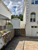 37 Ramona Ave in Staten Island, NY - Building Photo