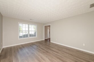 3854 Sagebrush Ln in Snellville, GA - Building Photo - Building Photo