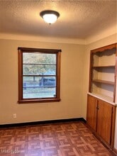 5656 Shawnee Rd in Lyndhurst, OH - Building Photo - Building Photo