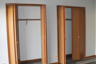 422 Meadow Green Ln in Round Lake Beach, IL - Building Photo - Building Photo