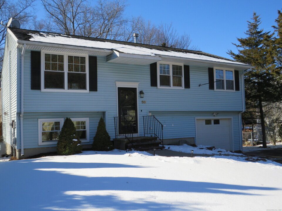 58 Celentano Dr in Naugatuck, CT - Building Photo