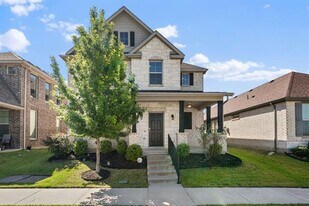 2093 Almassera Dr in Oak Point, TX - Building Photo