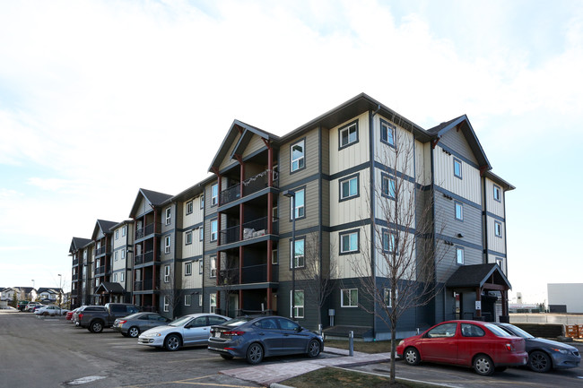 3000 Kingsland Clos SE in Airdrie, AB - Building Photo - Building Photo