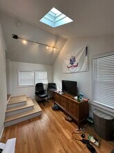 136 W Squantum St, Unit 1 in Quincy, MA - Building Photo - Building Photo