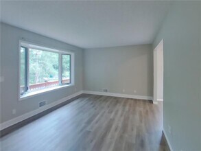4512 Montgomery Rd in Mound, MN - Building Photo - Building Photo
