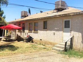 1401 Woodrow Ave in Bakersfield, CA - Building Photo - Building Photo