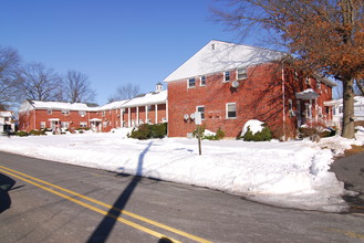 20 Academy St in Farmingdale, NJ - Building Photo - Building Photo