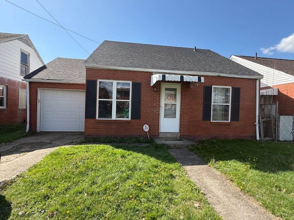 419 9th Ave in Huntington, WV - Foto de edificio