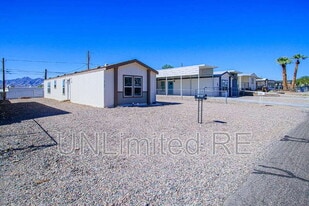 3157 Erwin Ln in Lake Havasu City, AZ - Building Photo