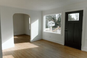 114 Baker St in Spring Arbor, MI - Building Photo - Building Photo