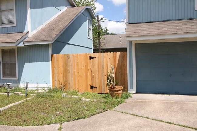 5400 Sheldon St in Houston, TX - Building Photo - Building Photo