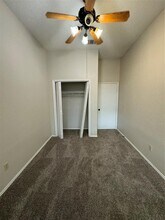 2111 Castle View Dr in Austin, TX - Building Photo - Building Photo
