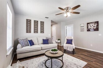 104 W White Ave in McKinney, TX - Building Photo - Building Photo