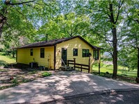 5200 Dahlgren Rd in Chaska, MN - Foto de edificio - Building Photo