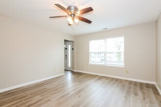 8570 Eagles Nest Dr in Avon, IN - Building Photo - Building Photo