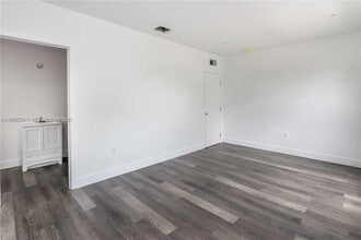 1063 NW 31st St in Miami, FL - Building Photo - Building Photo