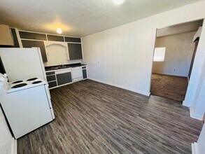 109 E 6th St in Portales, NM - Building Photo - Building Photo