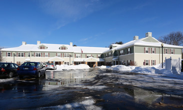 Highland Square in Schenectady, NY - Building Photo - Building Photo