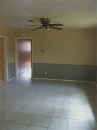 5138 Howcher St photo'