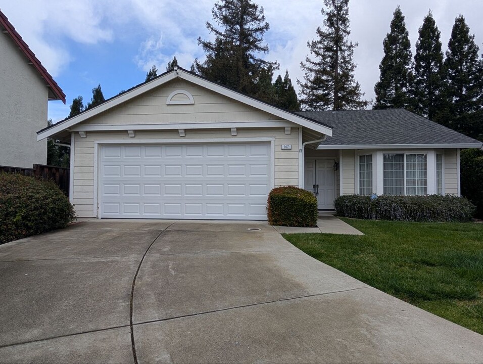 147 Summerset Ct in San Ramon, CA - Building Photo
