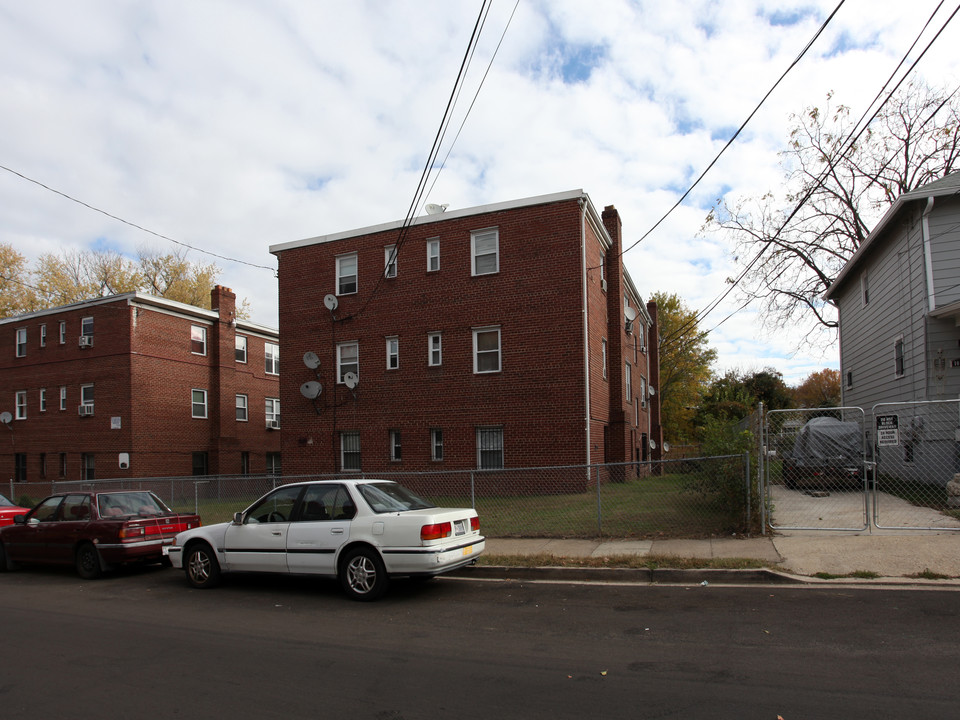 1029 48th St NE in Washington, DC - Building Photo